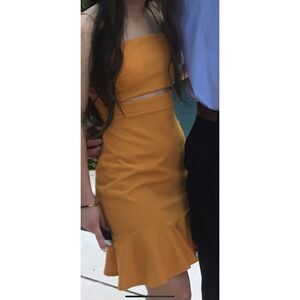 Yellow cutout midi dress xs